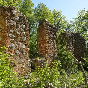 Ķerkliņu baznīcas drupas Ķerkliņu baznīcas drupas