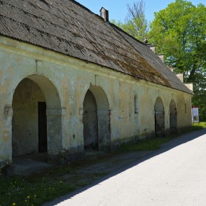 Vecauces muižas saimniecības ēka Vecauces muižas saimniecības ēka
