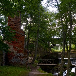 Pie Rīvas koka tilta Pie Rīvas koka tilta