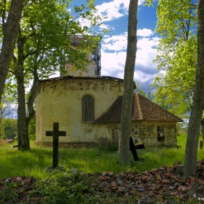 Griezes luterāņu baznīcas drupas Griezes luterāņu baznīcas drupas