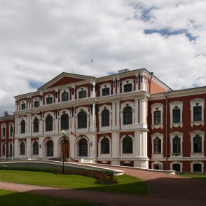 Jelgavas pils iekšpagalms, austrumu korpuss Jelgavas pils iekšpagalms, austrumu korpuss