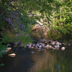 Akmens mūra velvju tilts pār Klūgas upi Akmens mūra velvju tilts pār Klūgas upi