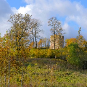 Ainava ar Embūtes baznīcas drupām Ainava ar Embūtes baznīcas drupām