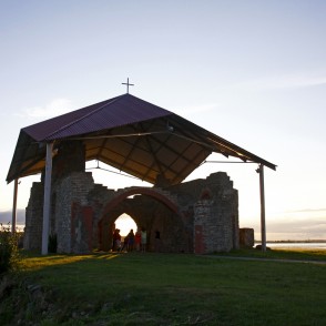 Ikšķiles baznīcas drupas uz Sv. Meinarda salas Ikšķiles baznīcas drupas uz Sv. Meinarda salas