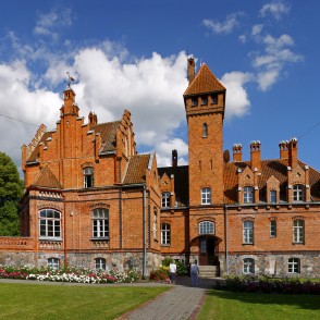 Jaunmoku muižas apbūve ar parku Jaunmoku muižas apbūve ar parku