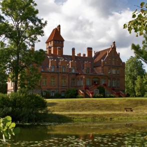 Jaunmoku muižas apbūve ar parku Jaunmoku muižas apbūve ar parku