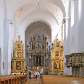 Kretingas Kunga Vēsts Svētajai Jaunavai Marijai baznīcas interjers un altāris Kretingas Kunga Vēsts Svētajai Jaunavai Marijai baznīcas interjers un altāris