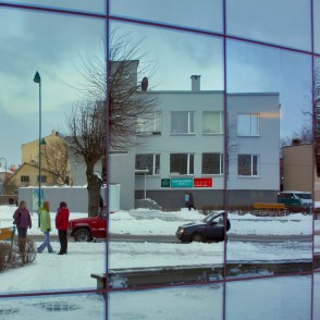 Ventspils autoostas spoguļu siena Ventspils autoostas spoguļu siena
