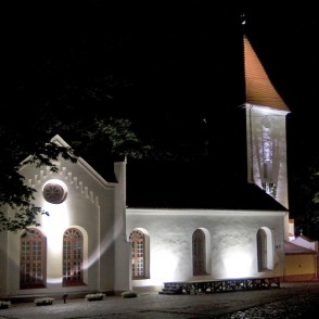 Talsu luterāņu baznīca naktī Talsu luterāņu baznīca naktī