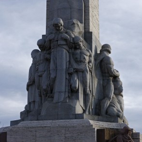 “Važu rāvējs” (Brīvības piemineklis) “Važu rāvējs” (Brīvības piemineklis)