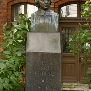 Herdera krūšutēls Rīgā Herdera krūšutēls Rīgā