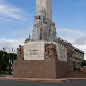 Brīvības pieminekļa fragments Brīvības pieminekļa fragments