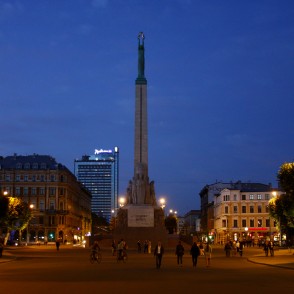 Brīvības piemineklis naktī Brīvības piemineklis naktī