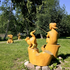 Koka skulptūras Sienāžu parkā, Cīrava Koka skulptūras Sienāžu parkā, Cīrava