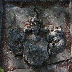 Ģerbonis uz Barona fon Bēra kapa Ģerbonis uz Barona fon Bēra kapa