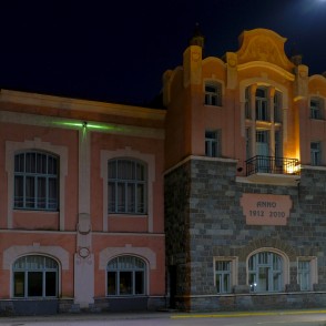 Ventspils Jaunrades nams naktī Ventspils Jaunrades nams naktī