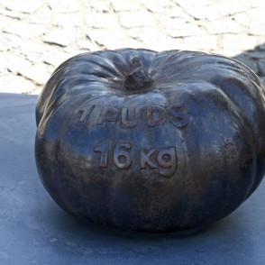 Tēlnieka Gļeba Panteļejeva veidotā svaru ekspozīcija Tēlnieka Gļeba Panteļejeva veidotā svaru ekspozīcija