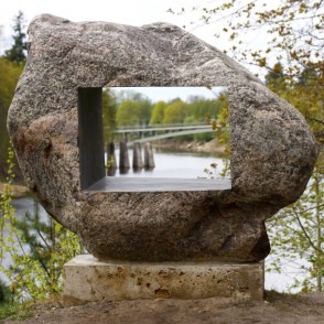 Solvita Rulle „Atmiņas par” (skulptūra Ogrē) Solvita Rulle „Atmiņas par” (skulptūra Ogrē)