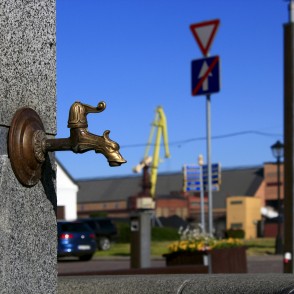 Tirgus laukuma akas ūdens krāns Tirgus laukuma akas ūdens krāns