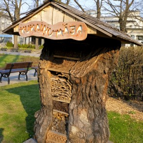 Kukaiņu māja Vērmanes dārzā Rīgā Kukaiņu māja Vērmanes dārzā Rīgā