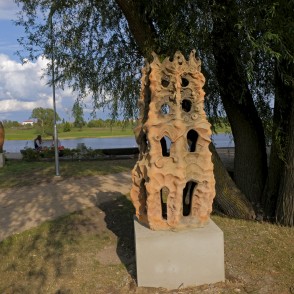 Šamota skulptūru dārza skulptūra Šamota skulptūru dārza skulptūra