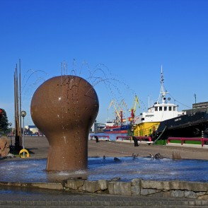 Strūklaka Kuģu vērotājs Ventspilī Strūklaka Kuģu vērotājs Ventspilī