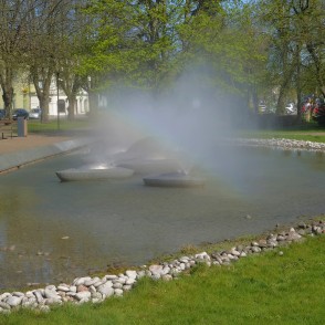 Strūklaka "Saules laiviņas", Ventspils Strūklaka "Saules laiviņas", Ventspils