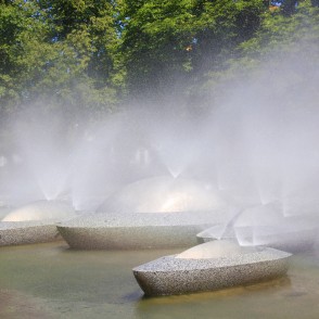 Strūklaka - Saules laiviņas, Ventspils Strūklaka - Saules laiviņas, Ventspils