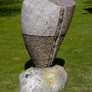 Stefano Grattarola (Itālija), skulptūra "Droša vieta" Stefano Grattarola (Itālija), skulptūra "Droša vieta"