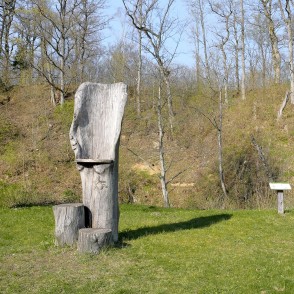 Koka skulptūra Embūtes dabas parkā Koka skulptūra Embūtes dabas parkā