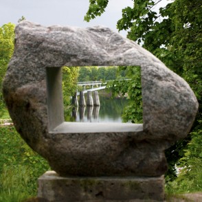 Solvita Rulle „Atmiņas par” (skulptūra Ogrē) Solvita Rulle „Atmiņas par” (skulptūra Ogrē)