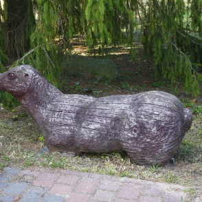 Koka skulptūras Jaunmoku pils parkā Koka skulptūras Jaunmoku pils parkā