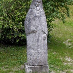 L. Rezevskas skulptūra "Latviešu sieviete" (1963) L. Rezevskas skulptūra "Latviešu sieviete" (1963)