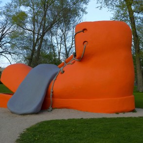 Skulptūra "Lutauša zābaks", Reņķa dārzs, Ventspils Skulptūra "Lutauša zābaks", Reņķa dārzs, Ventspils