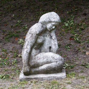 L. Rezevskas skulptūra "Domātāja" (1976) L. Rezevskas skulptūra "Domātāja" (1976)