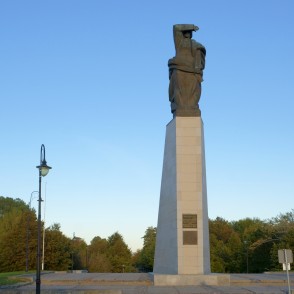 Piemineklis bojā gājušajiem jūrniekiem un zvejniekiem Liepājā Piemineklis bojā gājušajiem jūrniekiem un zvejniekiem Liepājā