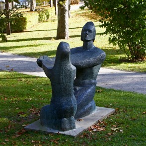 L. Rezevskas skulptūra "Divi" (1975) L. Rezevskas skulptūra "Divi" (1975)