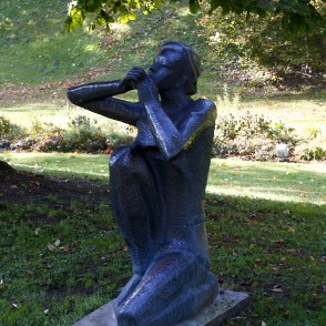 L. Rezevskas skulptūra "Stabulētājs" (1976) L. Rezevskas skulptūra "Stabulētājs" (1976)