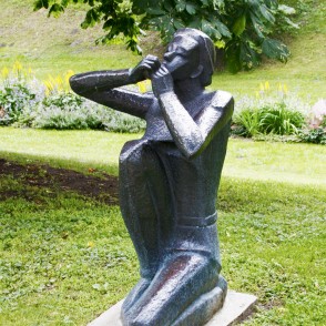 L. Rezevskas skulptūra "Stabulētājs" (1976) L. Rezevskas skulptūra "Stabulētājs" (1976)