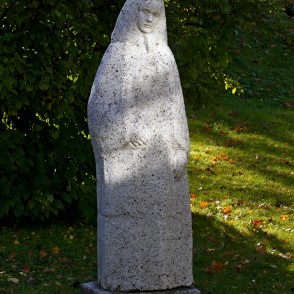 L. Rezevskas skulptūra "Latviešu sieviete" (1963) L. Rezevskas skulptūra "Latviešu sieviete" (1963)