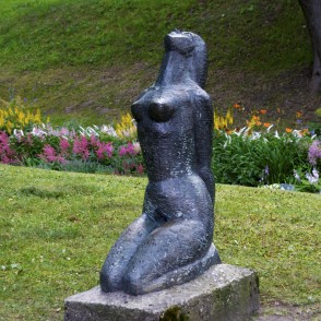 L. Rezevskas skulptūra "Ilgas" (1978) L. Rezevskas skulptūra "Ilgas" (1978)