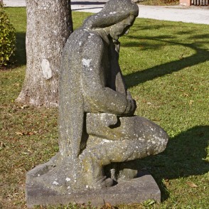 L. Rezevskas skulptūra "Spēlmanītis Tots" (1987) L. Rezevskas skulptūra "Spēlmanītis Tots" (1987)