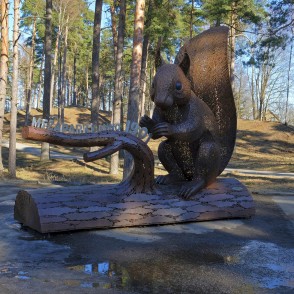 Skulptūra "Mežaparka vāvere" Skulptūra "Mežaparka vāvere"