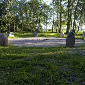 Gadskārtu tradīciju aplis Staļģenes muižas parkā Gadskārtu tradīciju aplis Staļģenes muižas parkā