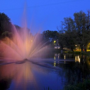 Dzirnavu ezeriņa strūklaka, Valmiera Dzirnavu ezeriņa strūklaka, Valmiera