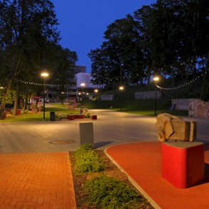 Dzirnavu ezeriņa promenāde naktī, Valmiera Dzirnavu ezeriņa promenāde naktī, Valmiera