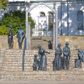 Bronzas skulptūru grupa pēc Jaņa Rozentāla gleznas (Saldus) Bronzas skulptūru grupa pēc Jaņa Rozentāla gleznas (Saldus)