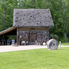 Smēde muzeja "Ausekļu dzirnavas" teritorijā Smēde muzeja "Ausekļu dzirnavas" teritorijā