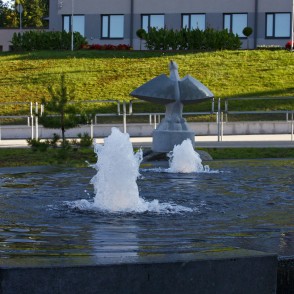 Tēlnieka Jāņa Karlova skulptūra "Baltā Cielava" Tēlnieka Jāņa Karlova skulptūra "Baltā Cielava"