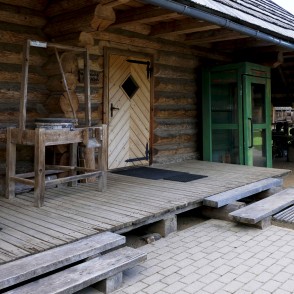 Klēts muzeja "Ausekļu dzirnavas" teritorijā Klēts muzeja "Ausekļu dzirnavas" teritorijā